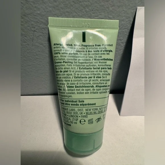 Clinique: Scrub Cream & Clarifying Lotion 2 (NEW - travel sizes) - Picture 4 of 9